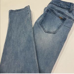 Chico’s straight leg So Slimming Jeans XS